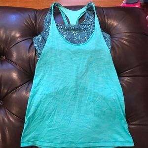 Lululemon Twist and Toil tank